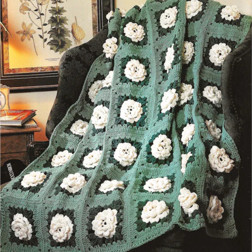 VTG Handmade Crochet Granny Square Green White 3-Dimensional Floral Afghan Throw